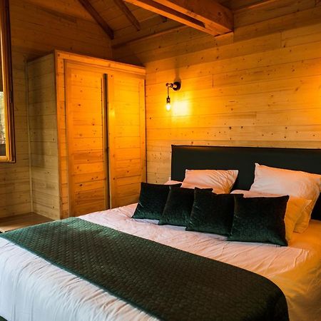 Charmante Cabane Dans Les Arbres Avec Jacuzzi Et Sauna Boismorand Exterior foto