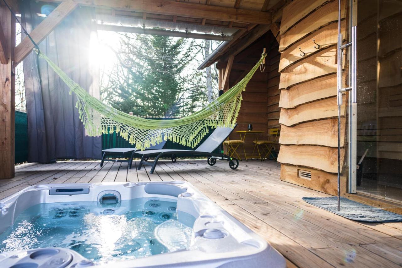 Charmante Cabane Dans Les Arbres Avec Jacuzzi Et Sauna Boismorand Exterior foto
