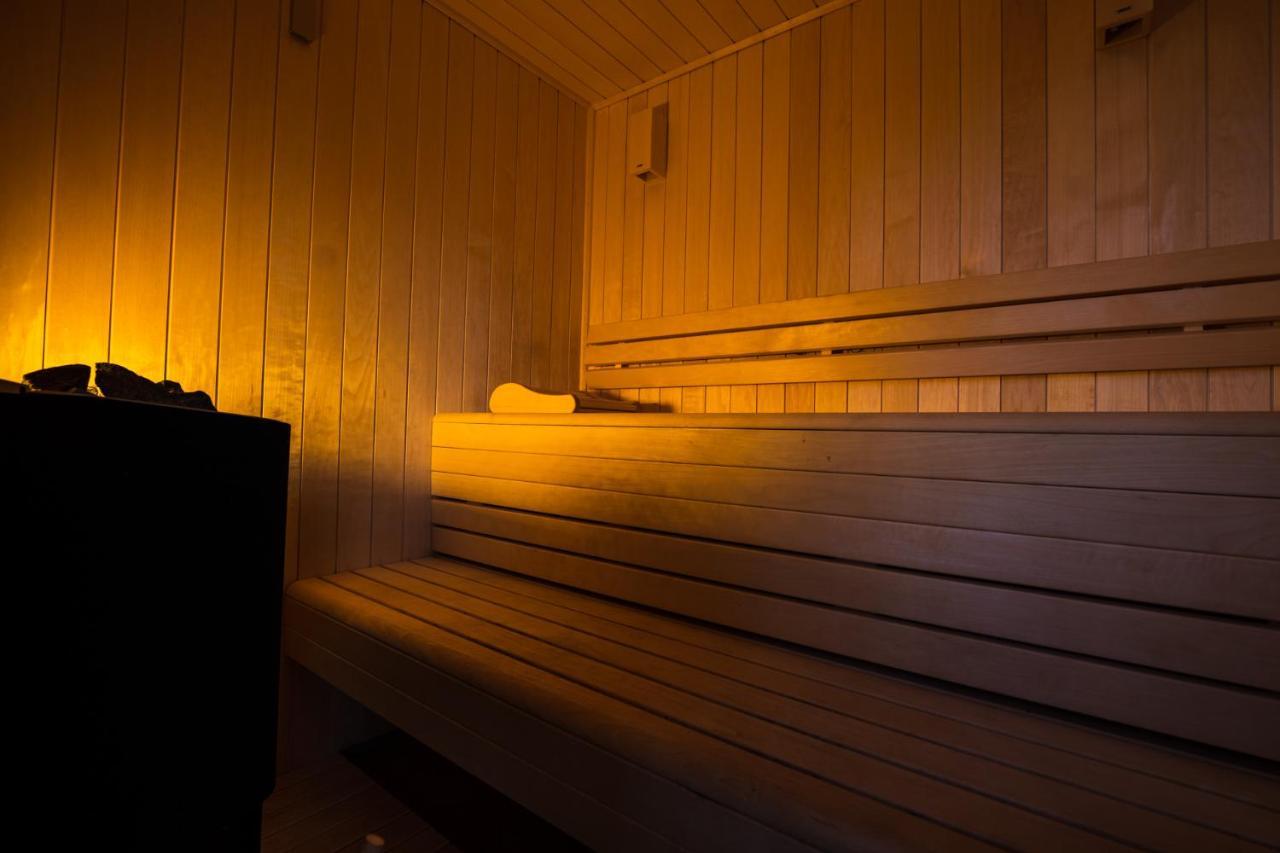 Charmante Cabane Dans Les Arbres Avec Jacuzzi Et Sauna Boismorand Exterior foto