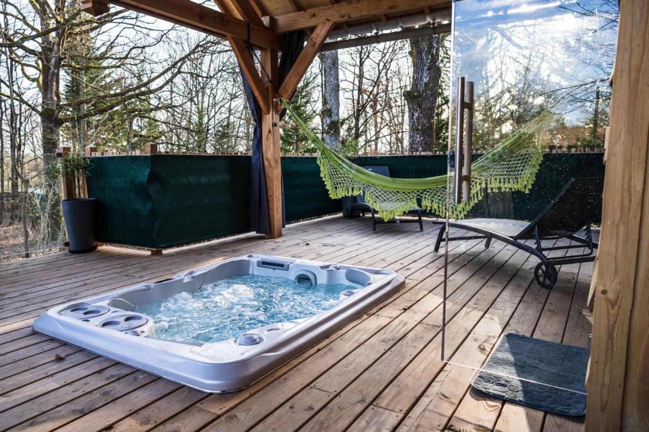 Charmante Cabane Dans Les Arbres Avec Jacuzzi Et Sauna Boismorand Exterior foto