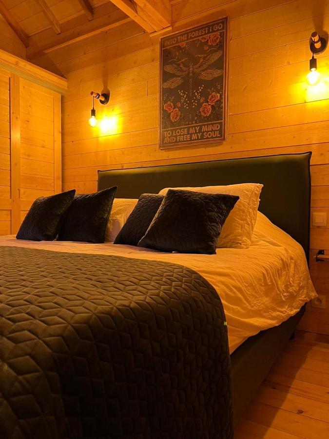 Charmante Cabane Dans Les Arbres Avec Jacuzzi Et Sauna Boismorand Exterior foto