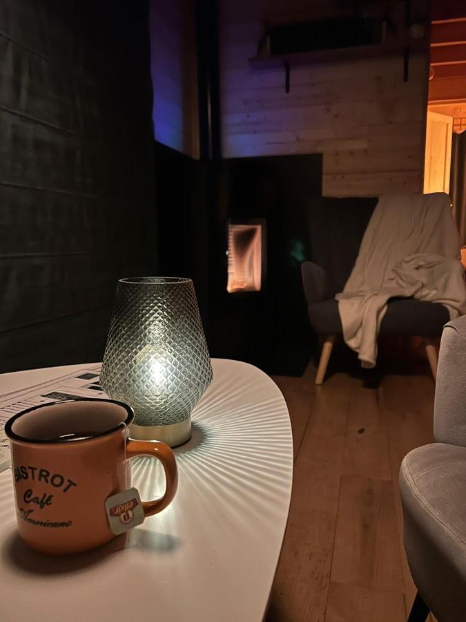 Charmante Cabane Dans Les Arbres Avec Jacuzzi Et Sauna Boismorand Exterior foto
